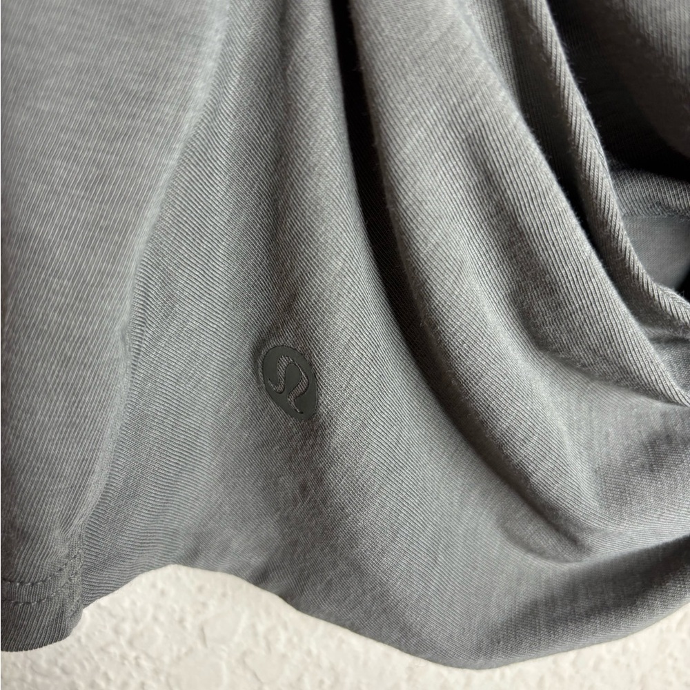 Lululemon Twist It Tank Grey Sage size 8 - Picture 4 of 4